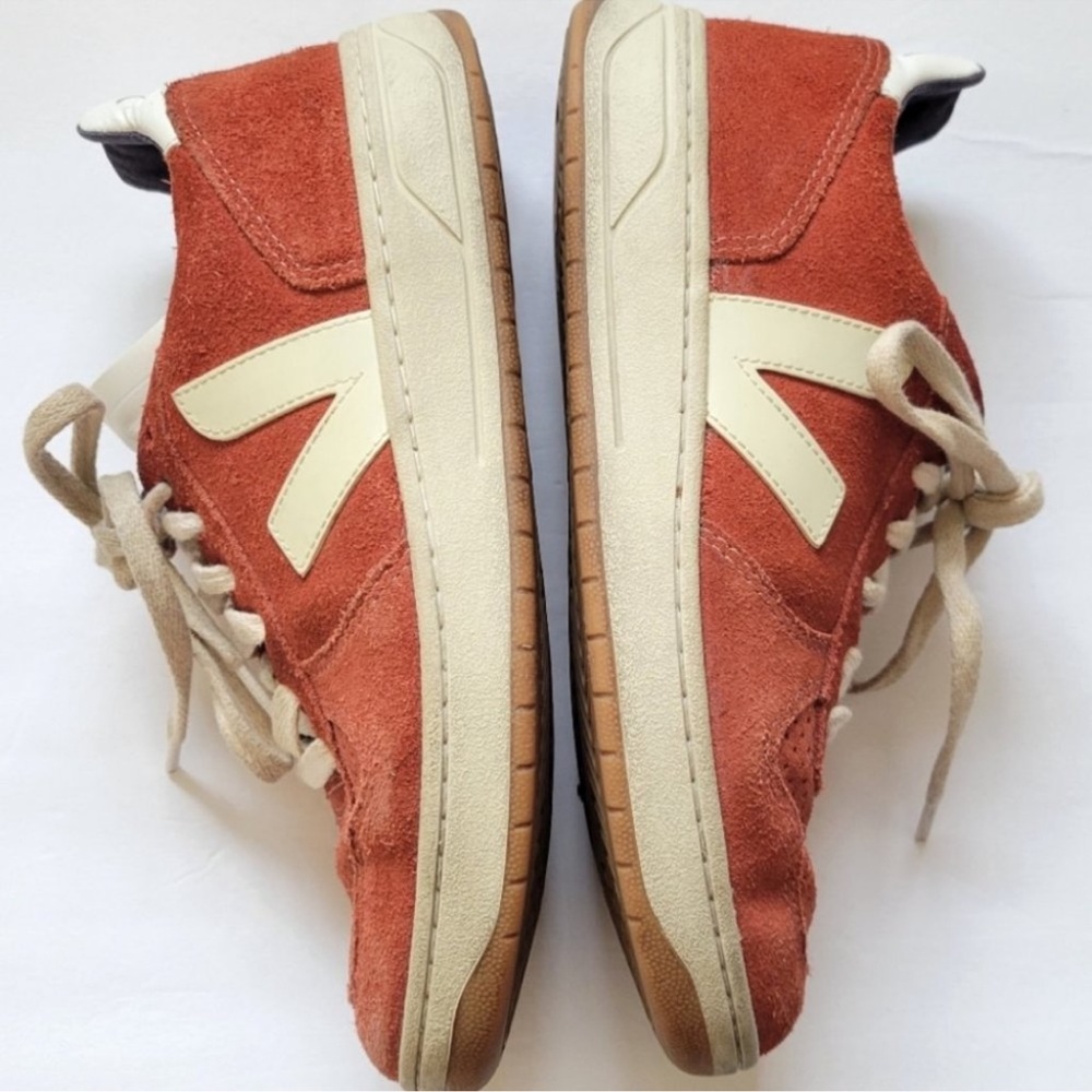 Womens Veja V-10 Sneakers Suede in rusty orange